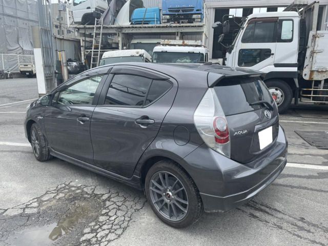 TOYOTA AQUA 2013 Image 31