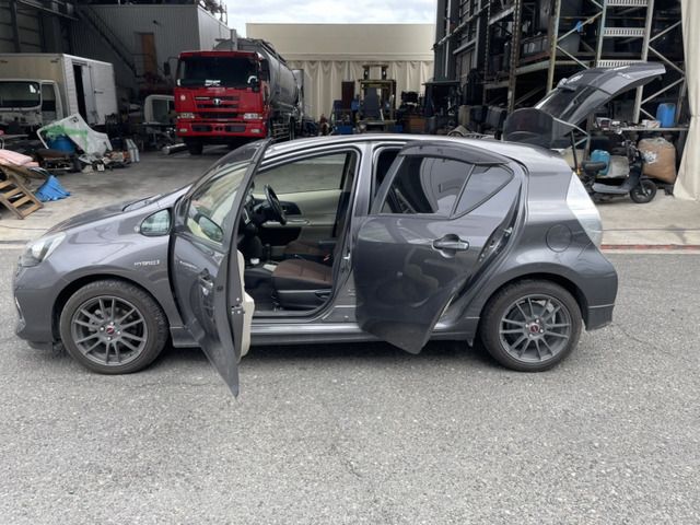 TOYOTA AQUA 2013 Image 31