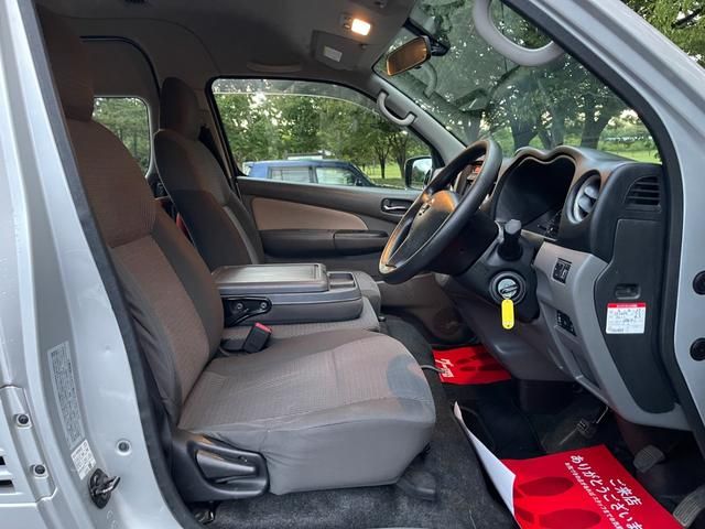 NISSAN NV350 CARAVAN 4WD 2013 Image 31