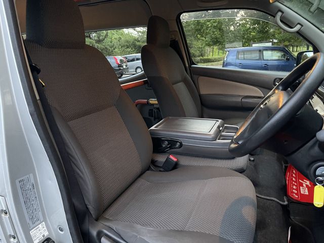 NISSAN NV350 CARAVAN 4WD 2013 Image 31