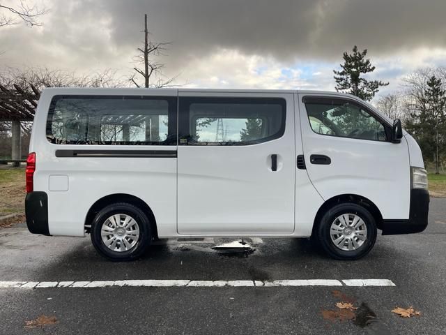 NISSAN NV350 CARAVAN 4WD 2017 Image 31