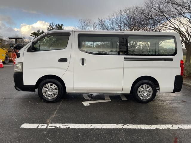 NISSAN NV350 CARAVAN 4WD 2017 Image 31