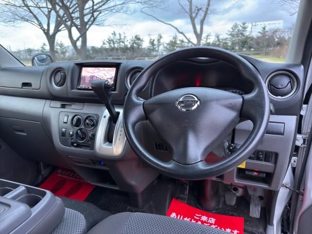 NISSAN NV350 CARAVAN 4WD 2015 Image 31