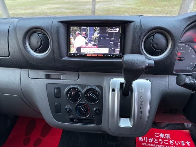 NISSAN NV350 CARAVAN 4WD 2015 Image 31