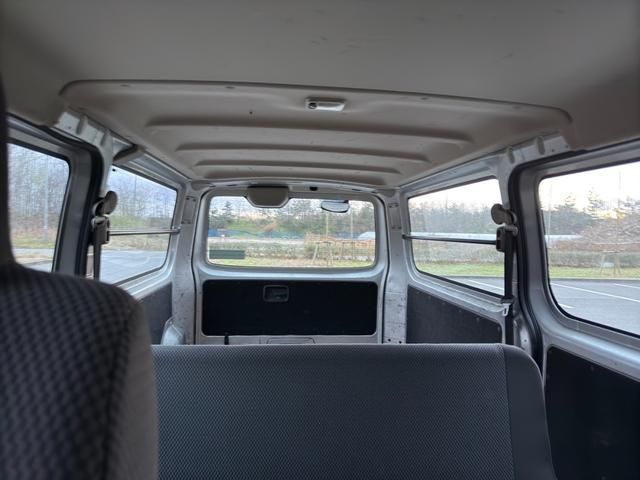 NISSAN NV350 CARAVAN 4WD 2015 Image 31