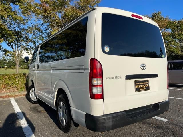 TOYOTA HIACE VAN 4WD 2015 Image 31
