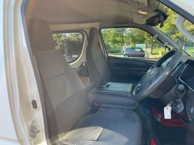 TOYOTA HIACE VAN 4WD 2015 Image 31