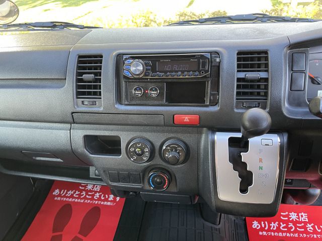 TOYOTA HIACE VAN 4WD 2015 Image 31