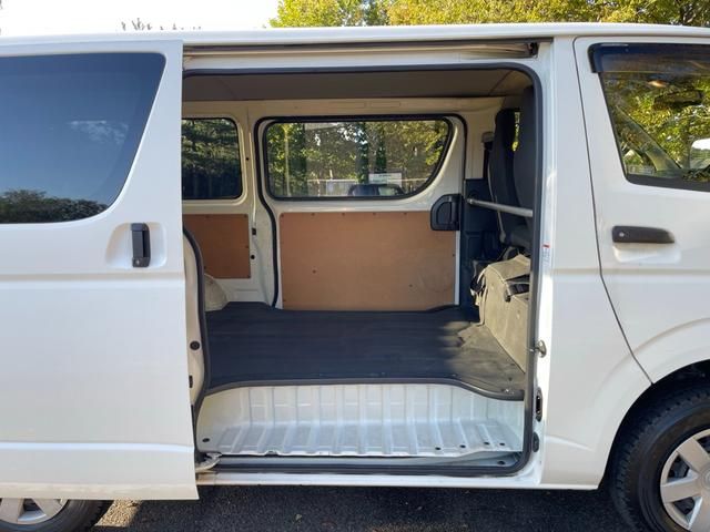 TOYOTA HIACE VAN 4WD 2015 Image 31