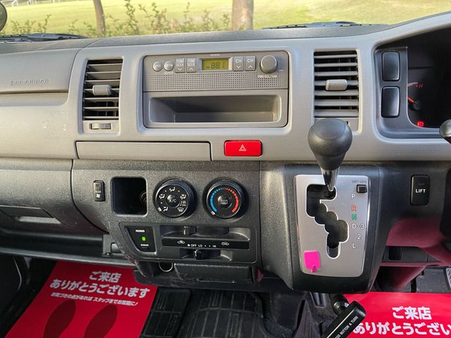 TOYOTA HIACE VAN 4WD 2011 Image 31