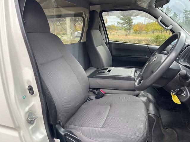 TOYOTA HIACE VAN 4WD 2016 Image 31