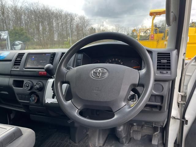 TOYOTA HIACE VAN 4WD 2016 Image 31