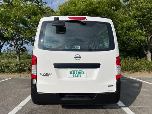 NISSAN NV350 CARAVAN 4WD 2012 Image 31