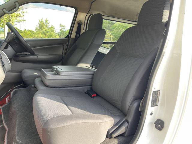 NISSAN NV350 CARAVAN 4WD 2012 Image 31