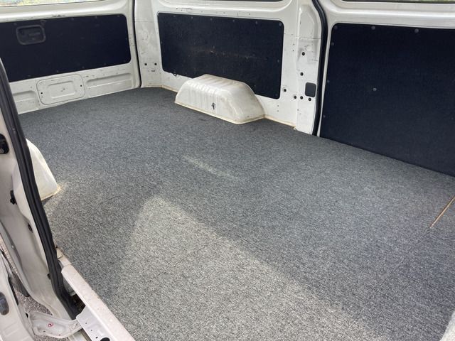 NISSAN NV350 CARAVAN 4WD 2012 Image 31