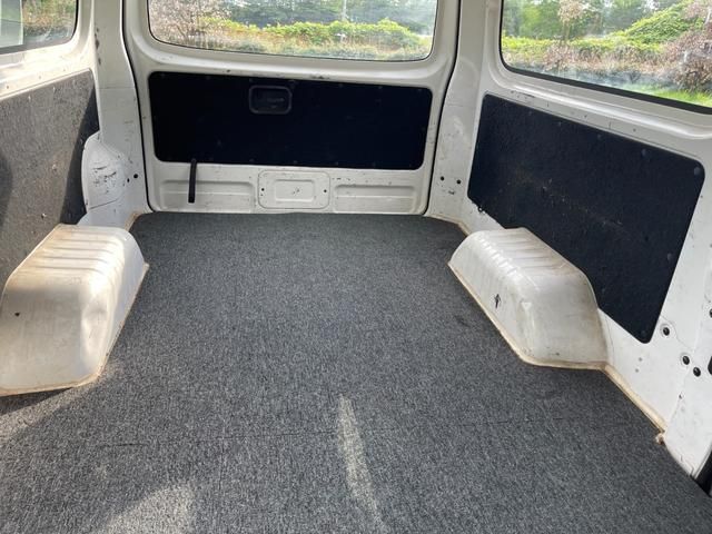 NISSAN NV350 CARAVAN 4WD 2012 Image 31