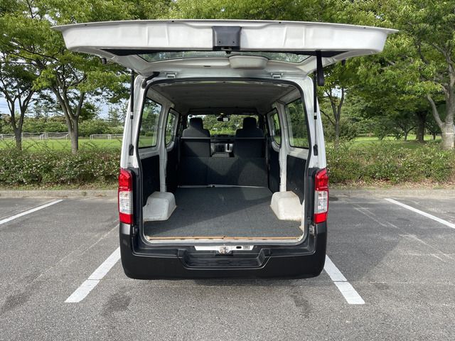 NISSAN NV350 CARAVAN 4WD 2012 Image 31