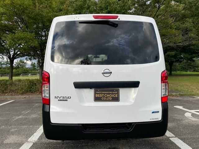 NISSAN NV350 CARAVAN 4WD 2013 Image 31