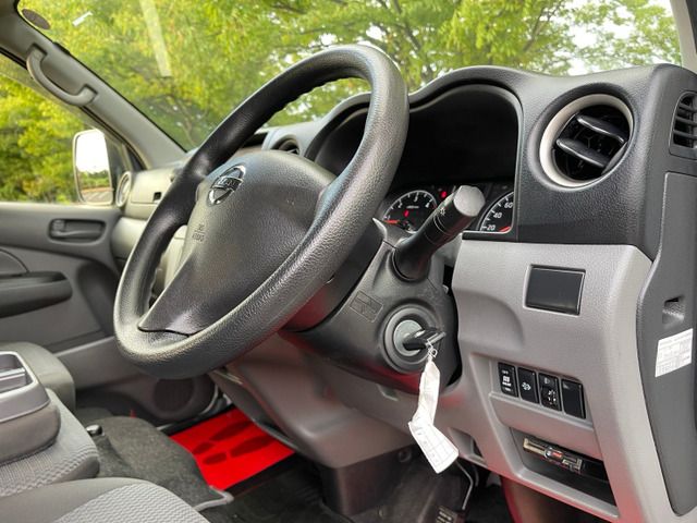 NISSAN NV350 CARAVAN 4WD 2013 Image 31