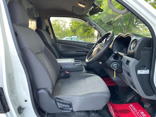 NISSAN NV350 CARAVAN 4WD 2013 Image 31