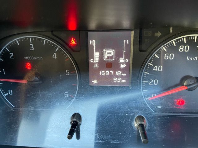 NISSAN NV350 CARAVAN 4WD 2013 Image 31