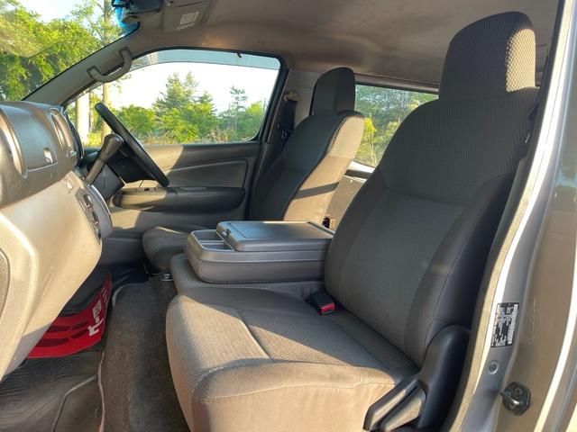 NISSAN NV350 CARAVAN 4WD 2016 Image 31