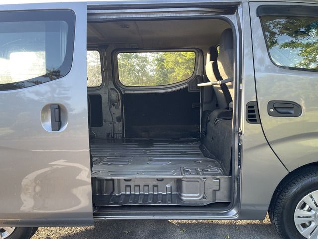 NISSAN NV350 CARAVAN 4WD 2016 Image 31