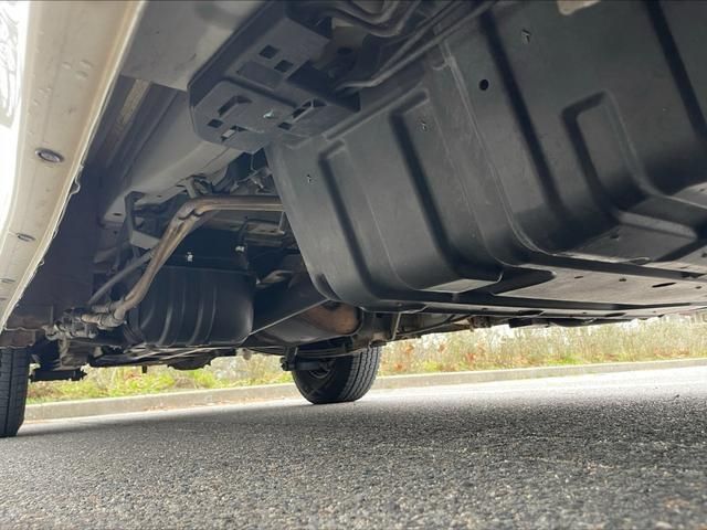 NISSAN NV350 CARAVAN 4WD 2013 Image 31