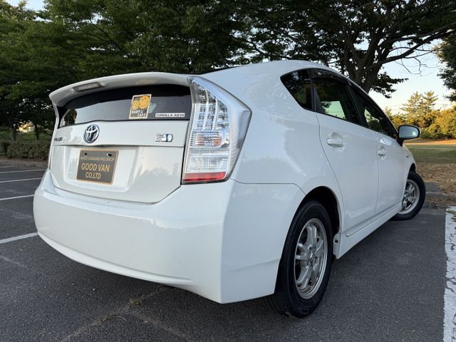 TOYOTA PRIUS 2010 Image 31