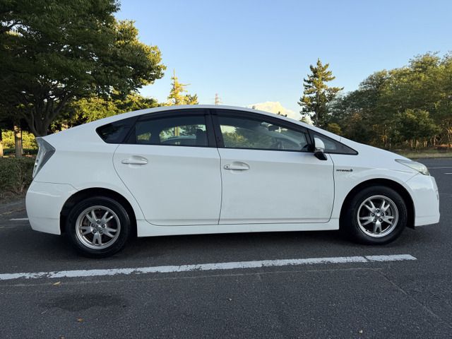 TOYOTA PRIUS 2010 Image 31