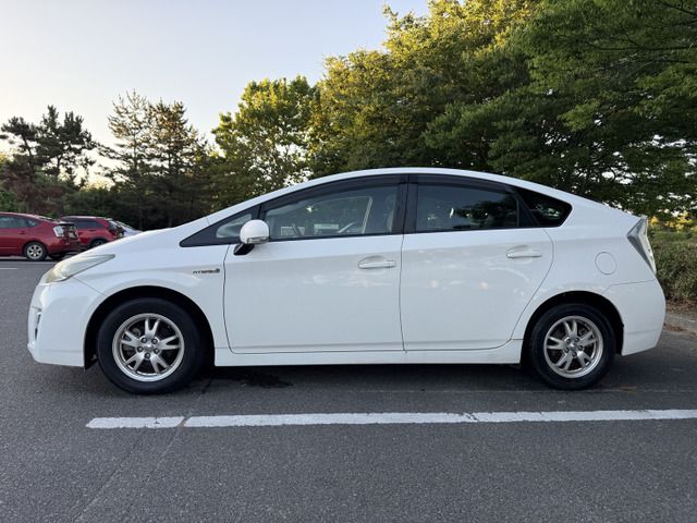 TOYOTA PRIUS 2010 Image 31