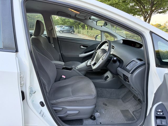 TOYOTA PRIUS 2010 Image 31