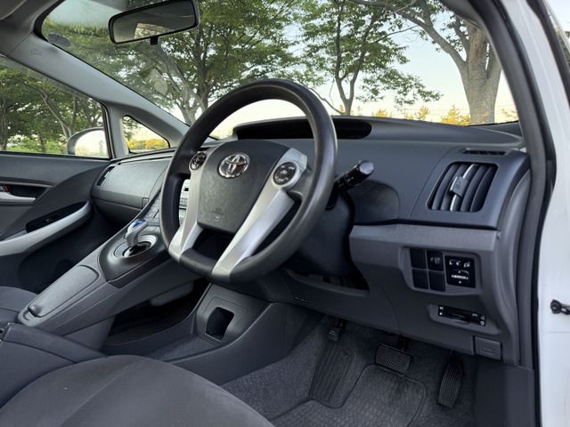 TOYOTA PRIUS 2010 Image 31
