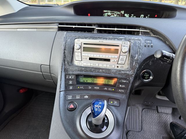 TOYOTA PRIUS 2010 Image 31