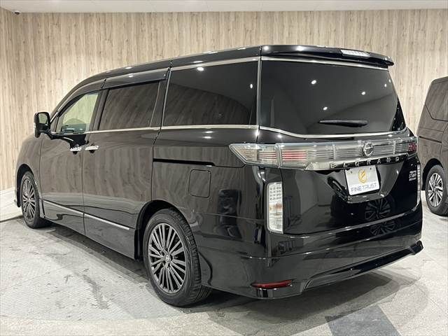 NISSAN ELGRAND 2015 Image 31