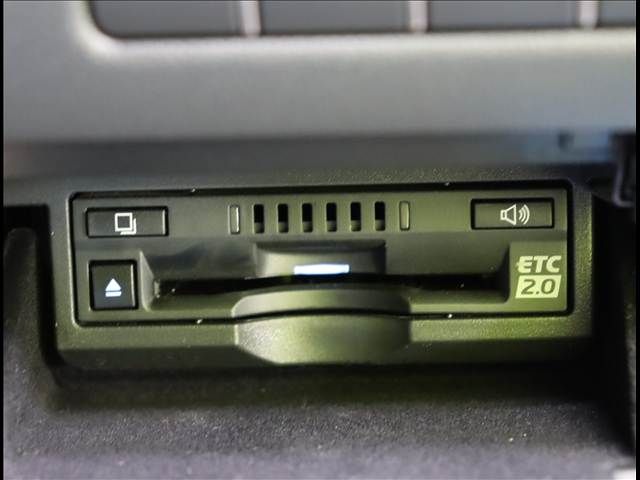 TOYOTA LEXUS LS500H 2017 Image 31