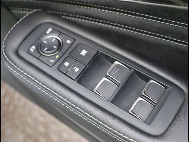 TOYOTA LEXUS LS500H 2017 Image 31