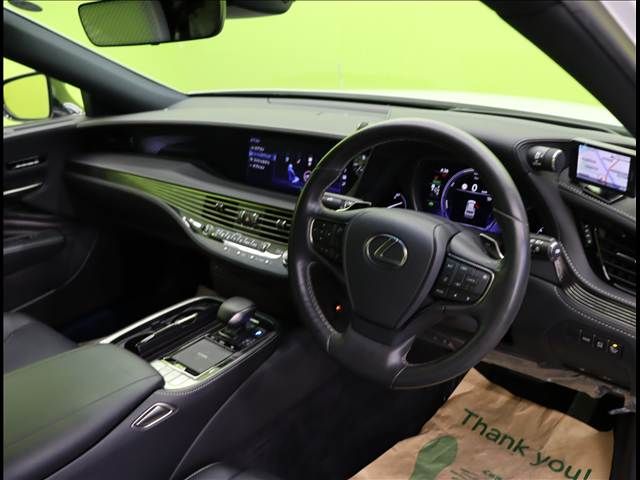 TOYOTA LEXUS LS500H 2017 Image 31