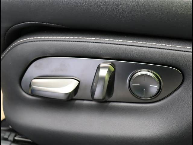 TOYOTA LEXUS LS500H 2017 Image 31