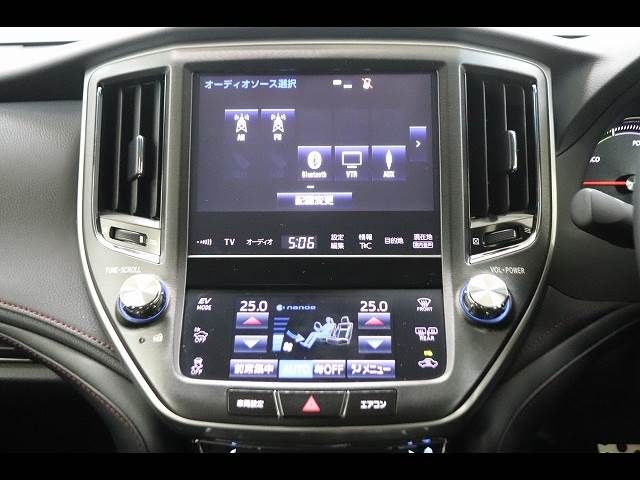 TOYOTA CROWN SEDAN HYBRID 2017 Image 31