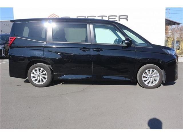 TOYOTA NOAH 2022 Image 31