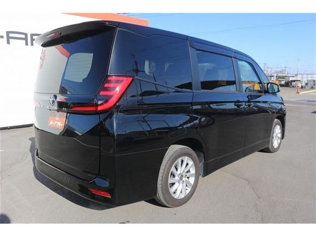 TOYOTA NOAH 2022 Image 31