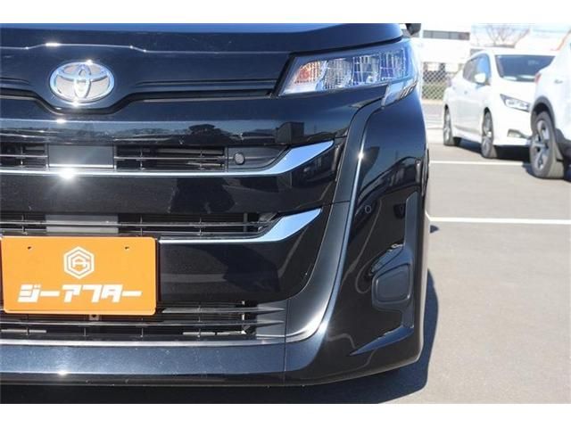 TOYOTA NOAH 2022 Image 31