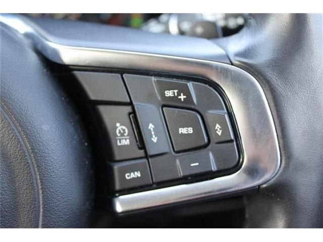 JAGUAR XFSERIES SPOR 2018 Image 31