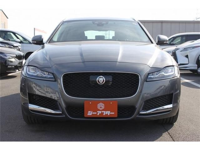 JAGUAR XFSERIES SPOR 2018 Image 31