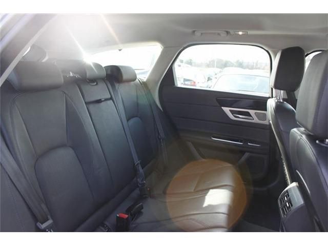 JAGUAR XFSERIES SPOR 2018 Image 31