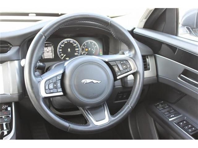 JAGUAR XFSERIES SPOR 2018 Image 31