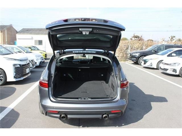 JAGUAR XFSERIES SPOR 2018 Image 31