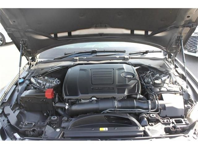 JAGUAR XFSERIES SPOR 2018 Image 31