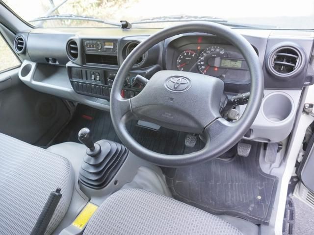 TOYOTA DYNA 2018 Image 31